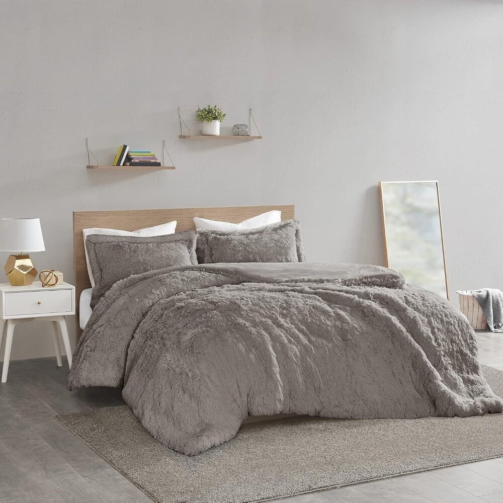 Shaggy Duvet with Quilted Box Design